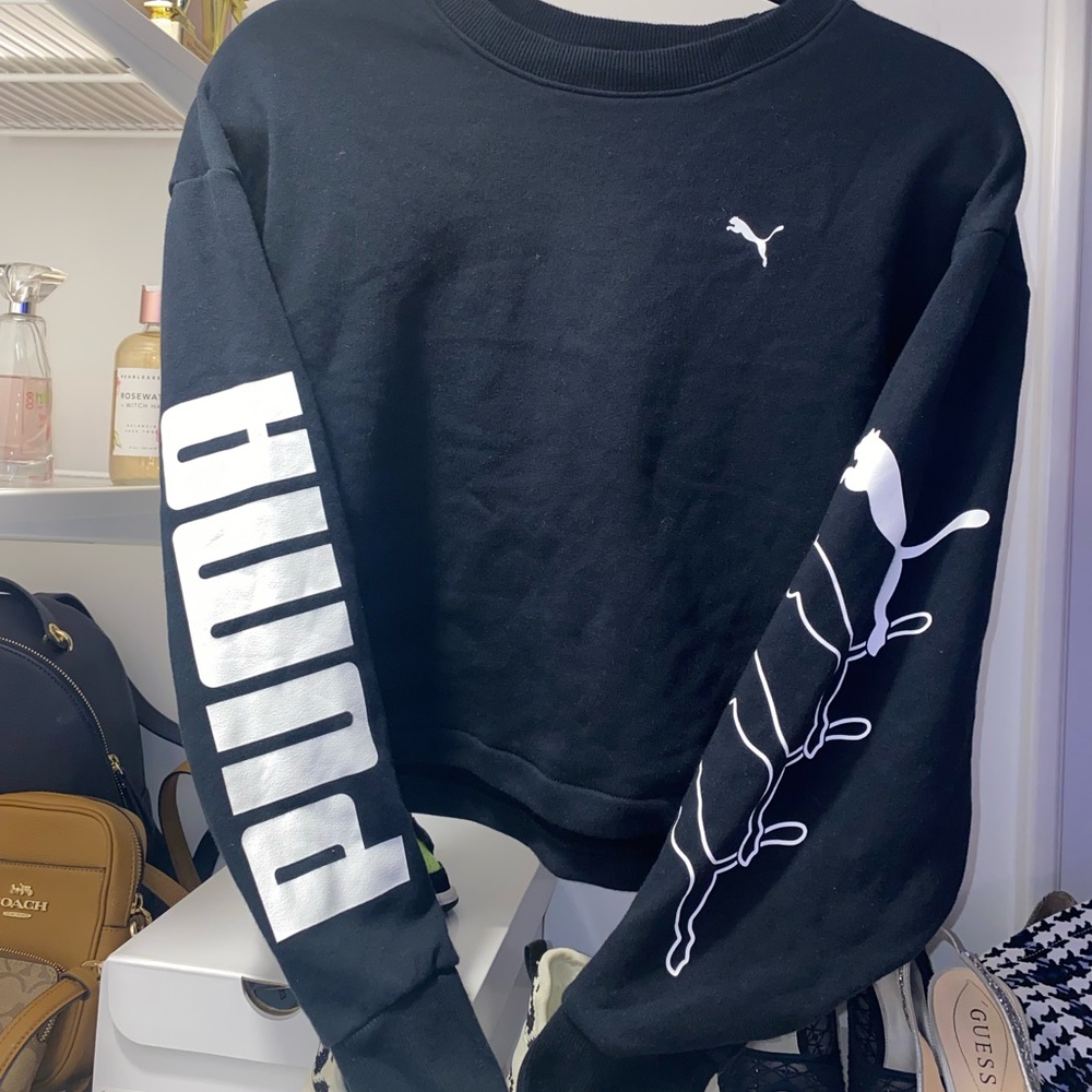 Black cropped puma hoodie